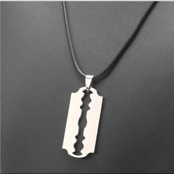 Fashion Razor Blade Goth Necklace - Picture 1 of 2